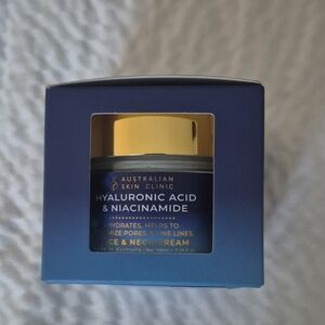 Hyaluronic Acid & Niacinamide Face & Neck Cream - Blue